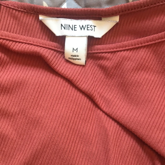 Asymmetrical blouse - Picture 3 of 3